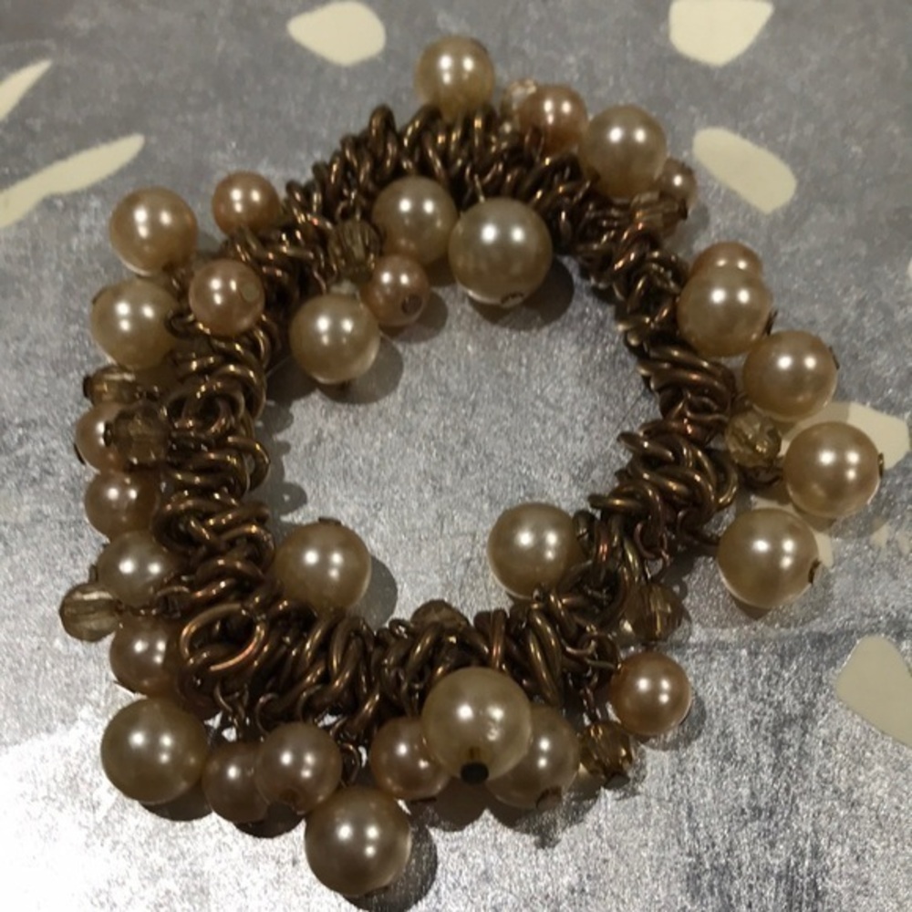 Bracelet faux pearl and stretch weave metal 3 inch diameter